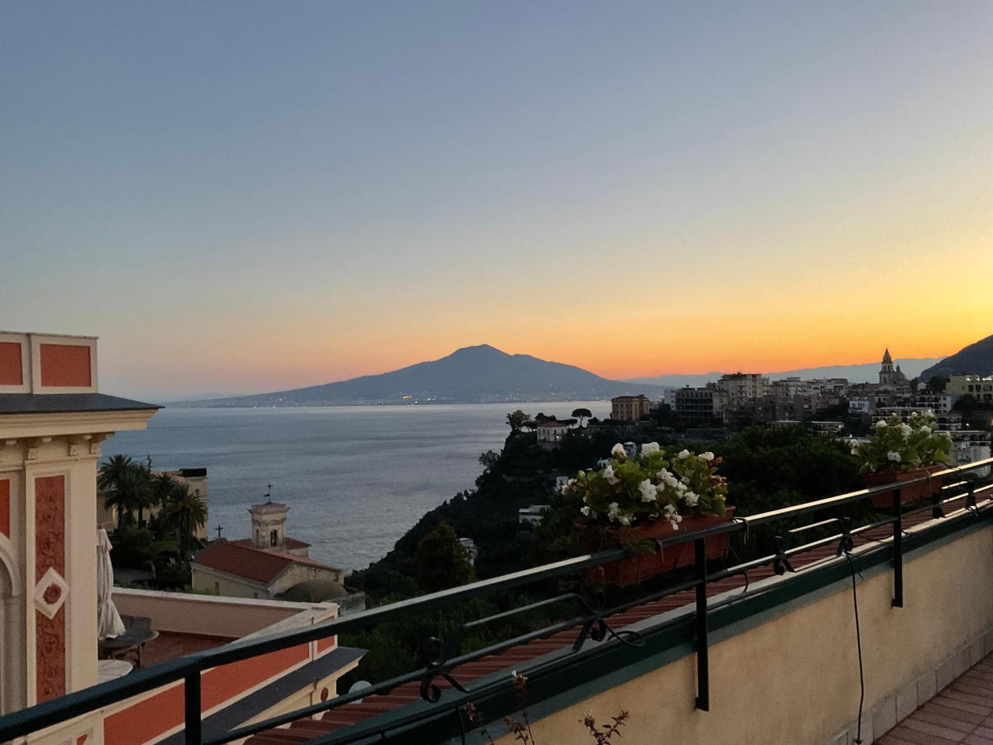 Vesuvio View Bed & Breakfast Vico Equense Bagian luar foto