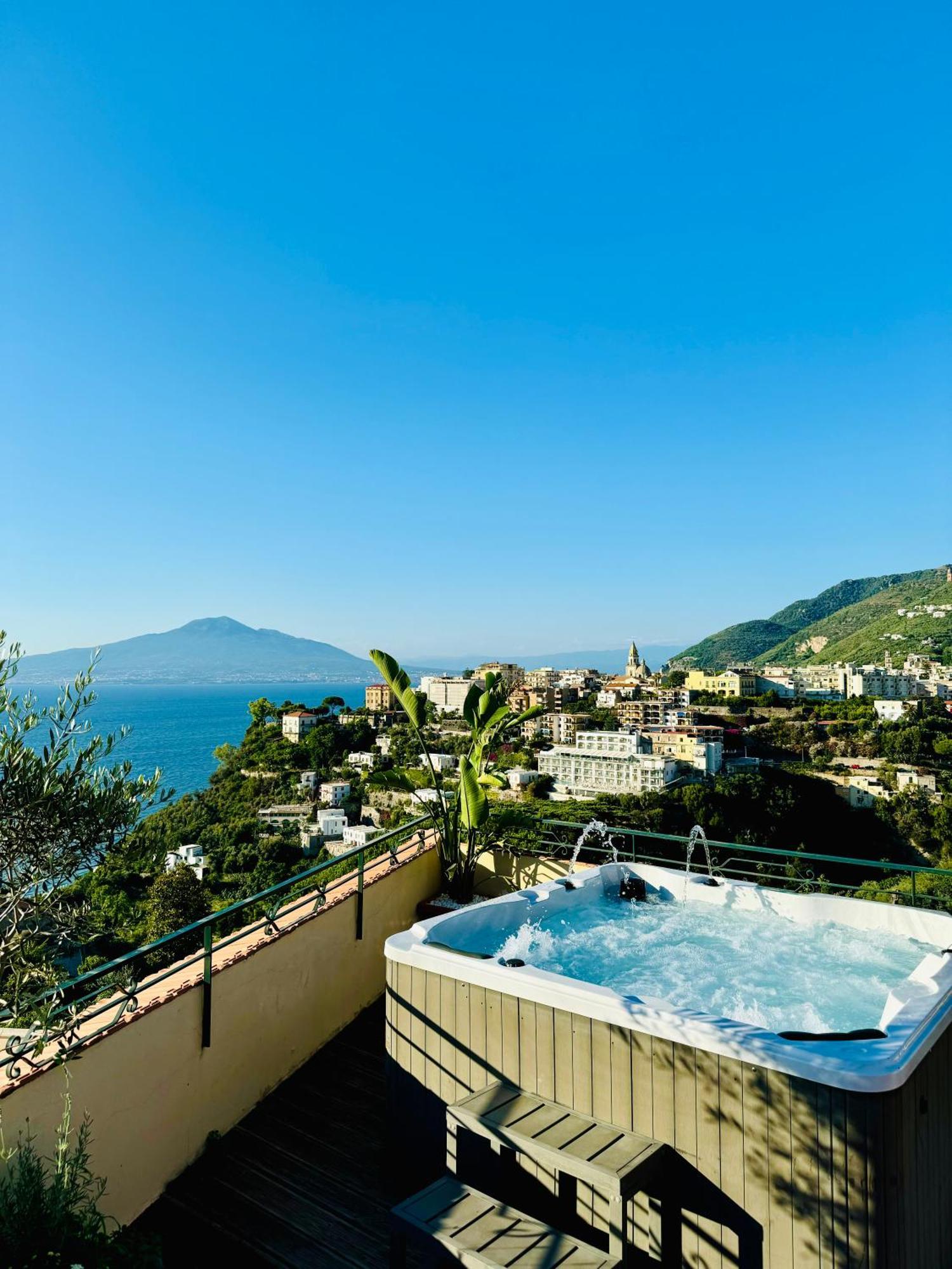 Vesuvio View Bed & Breakfast Vico Equense Bagian luar foto